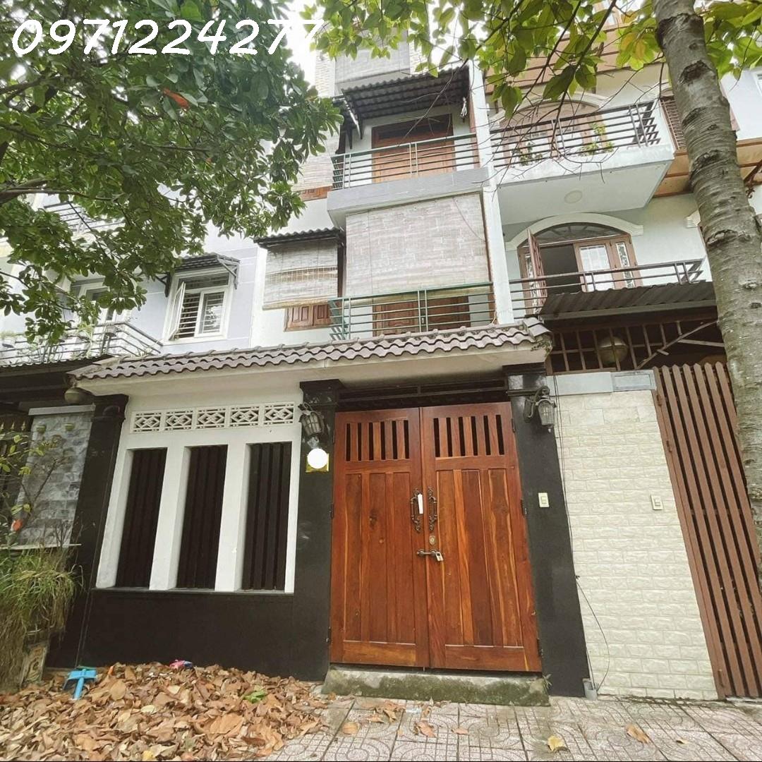 z5054670715761_199272ec7fe6787bcd9b43471ecc131a