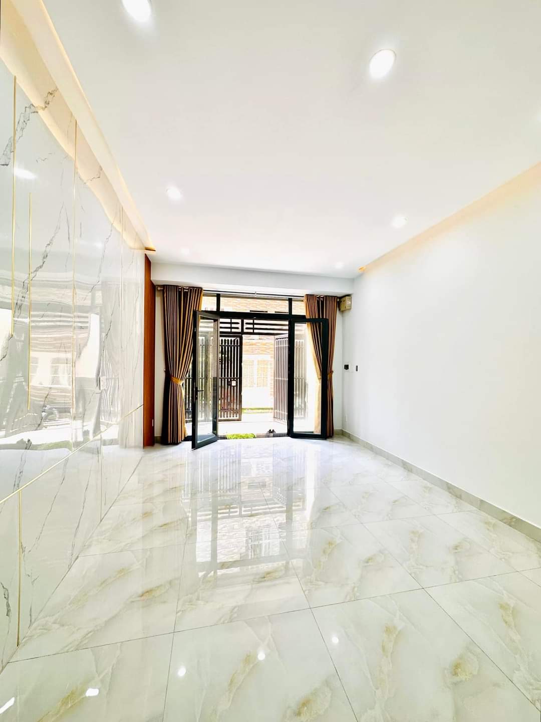 z5064533058887_8b5e43b6c048a6e719d641d73fede0d9