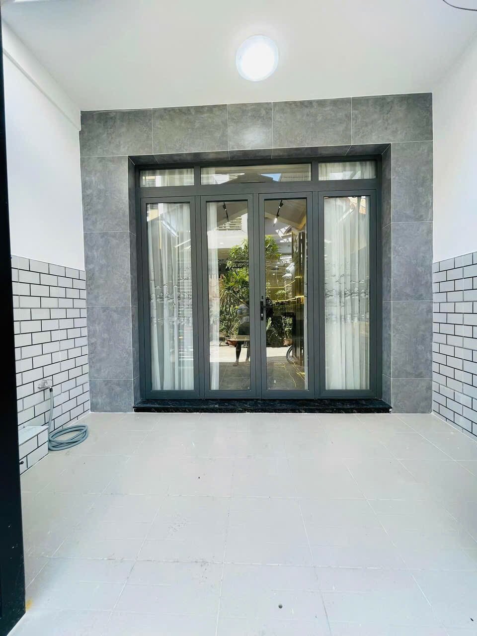 z5066777639436_a55263de407d33c113734780d7a55d29