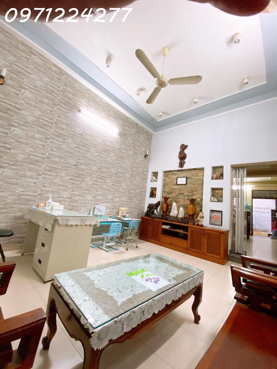 z5071456090694_5c186efb59139e11d93355dd729bb25d