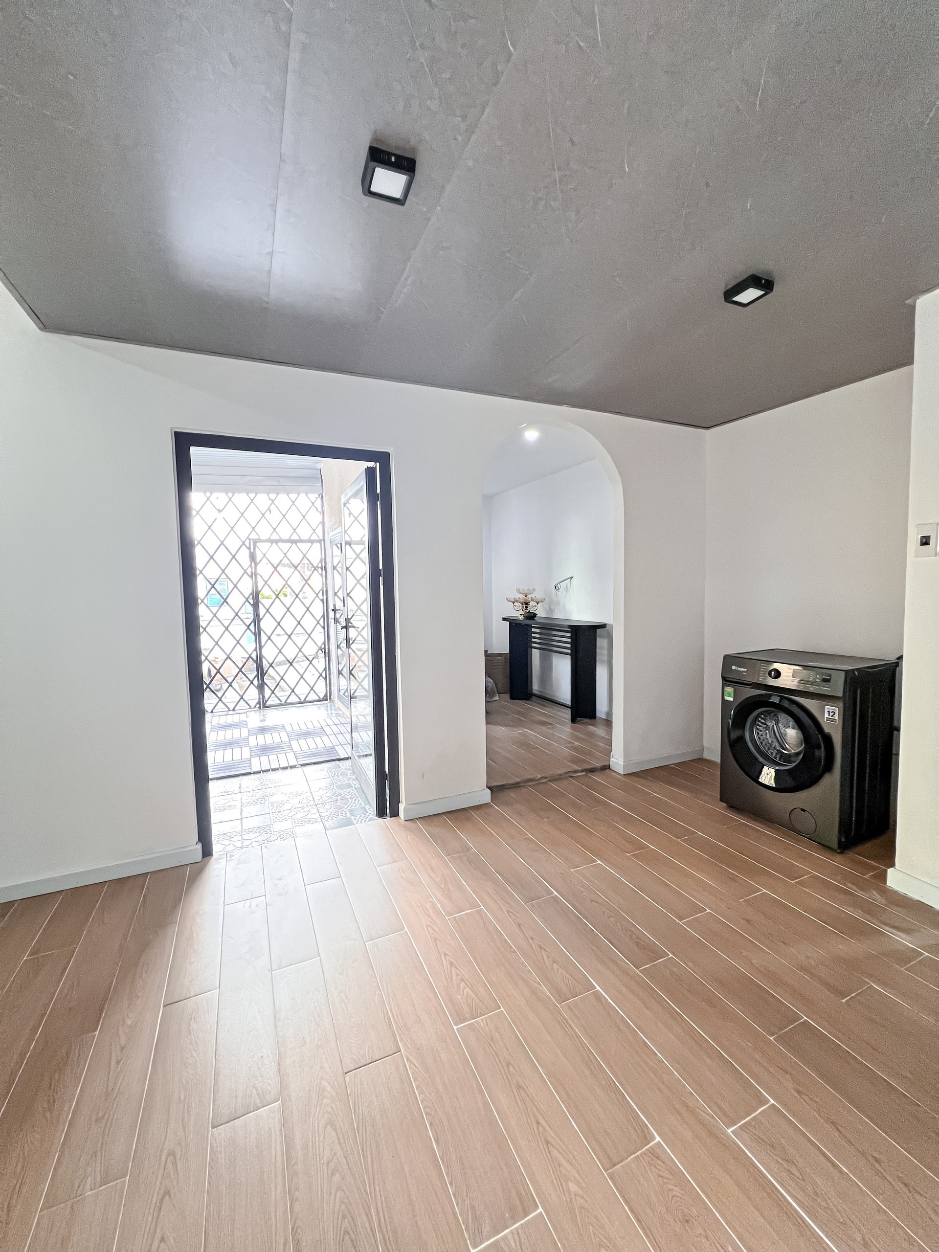 z5077342885536_4dbbe9f8f46d1b267659bf605780ee8d (1)