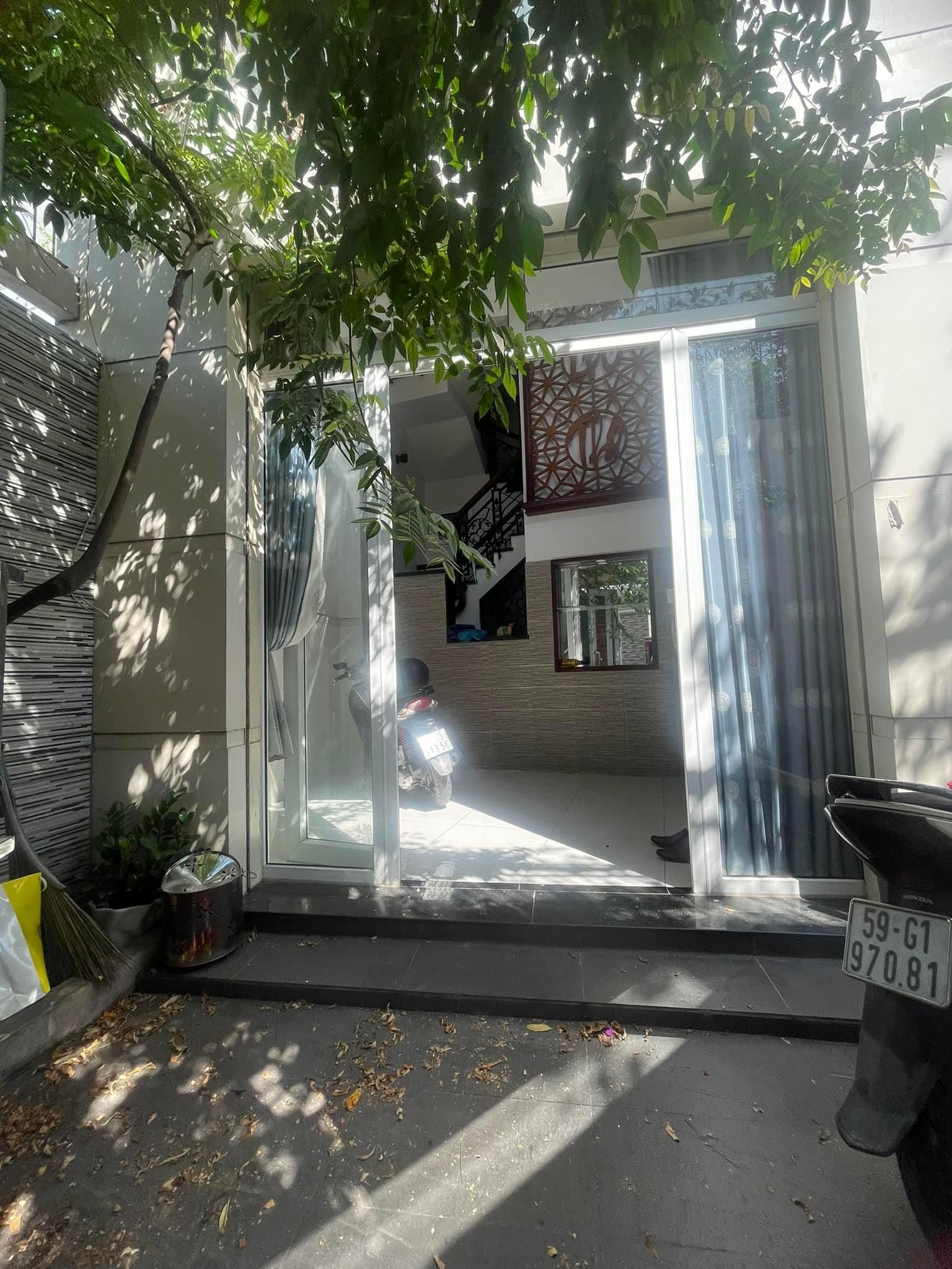 z5077631519218_5b9b7c57414d90fec4534d54e1805514