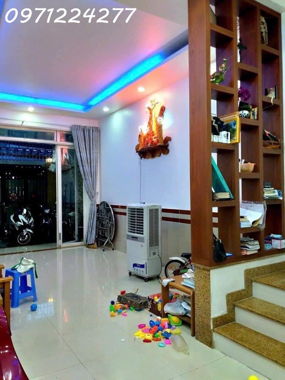 z5094715359682_5d92210e0880739e5a1bbd103a0731bc