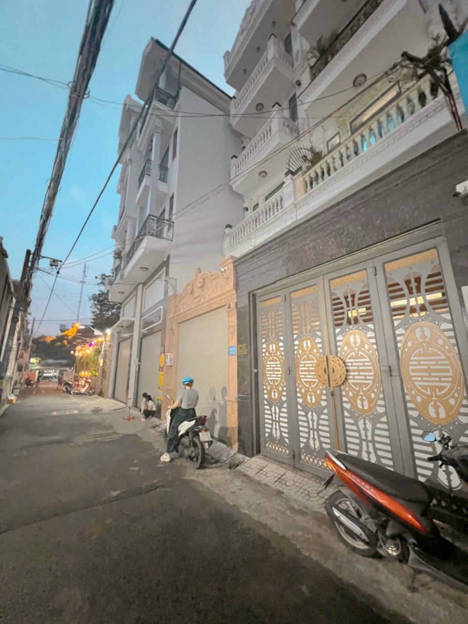 z5104790382425_aaf3b2489f4f94b9d3ce4d52ed705380