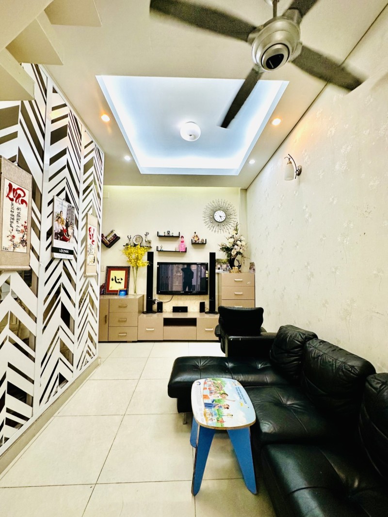 BAN NHA TAN BINH NGUYEN TRONG TUYEN (9)