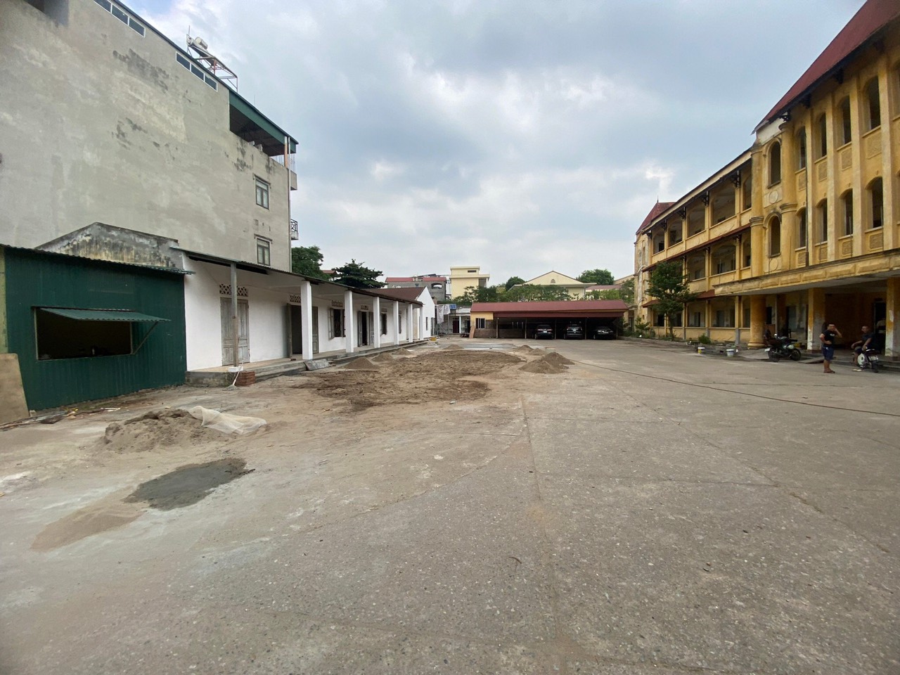 Nha pho Ha Huy Tap-1