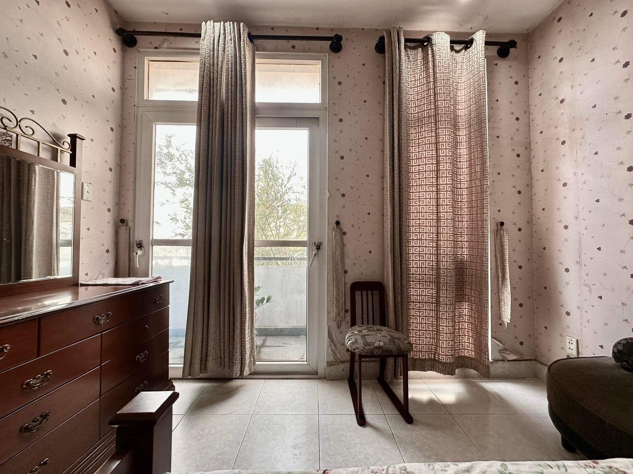 z5130626605196_04e6261eca9f10140214816d1213de1b