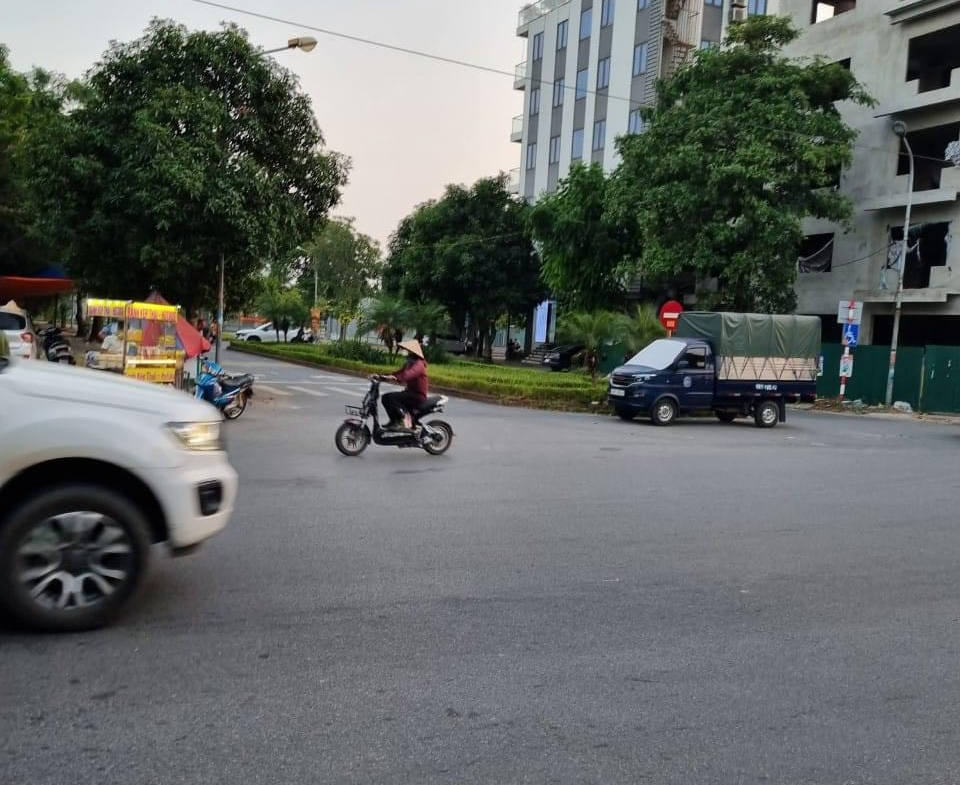 z5156056925560_5ed6579cdb3ef319d9c0be401bfaaec6