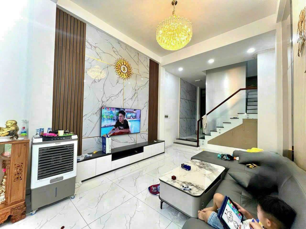 1711040155-z5272265479372_40d71131caab1fa692d0196bf9ceef64