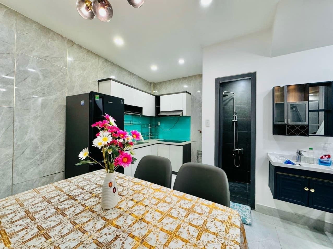 432441117_122105522642246159_1736778475307732528_n