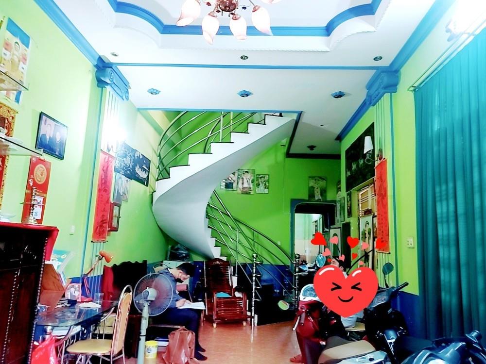 9901f0837a153fdb2bbaae23b77e8372.md