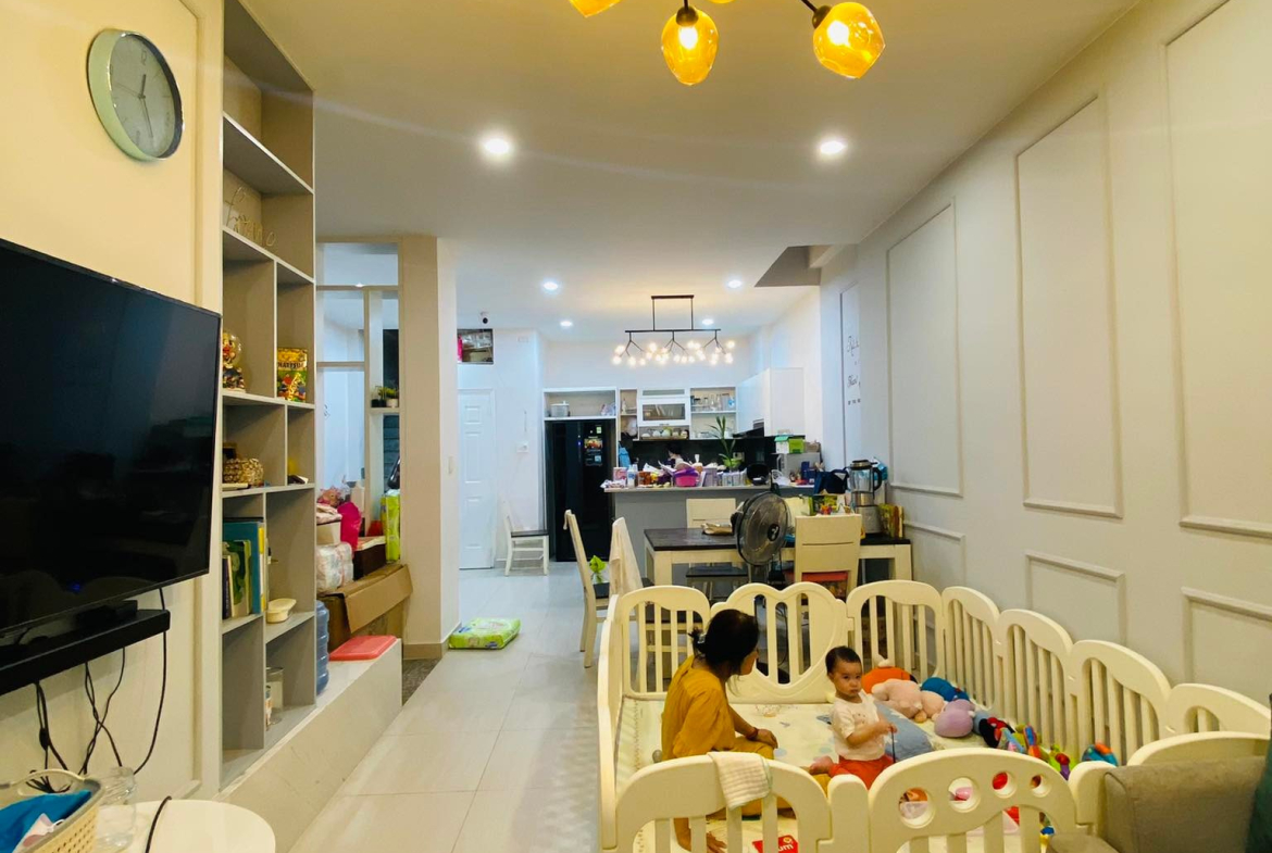 BAN NHA PHU NHUAN HUYNH VAN BANH (4)