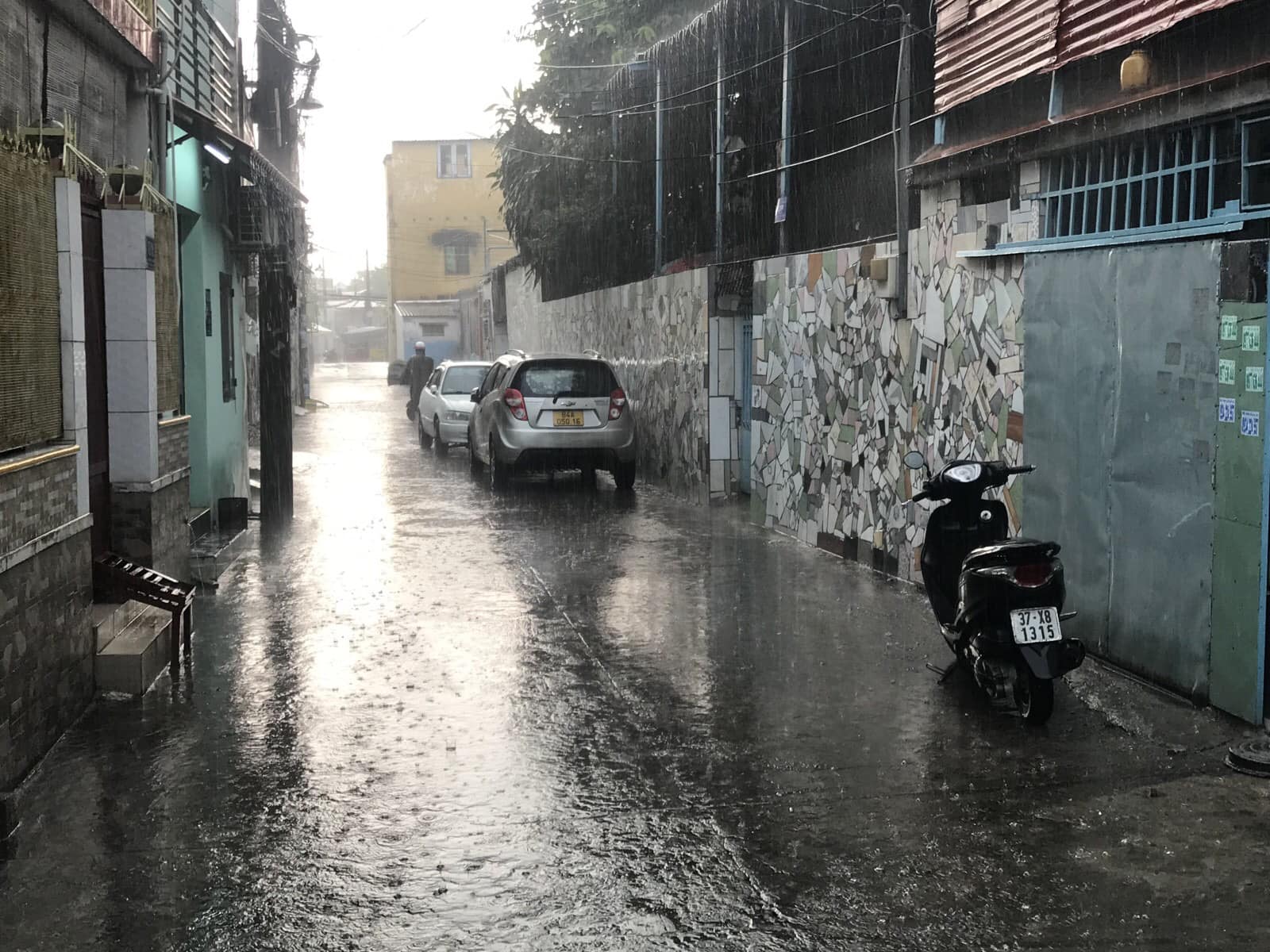 Ban CHDV hem xe duong van cam linh tay thu duc-6