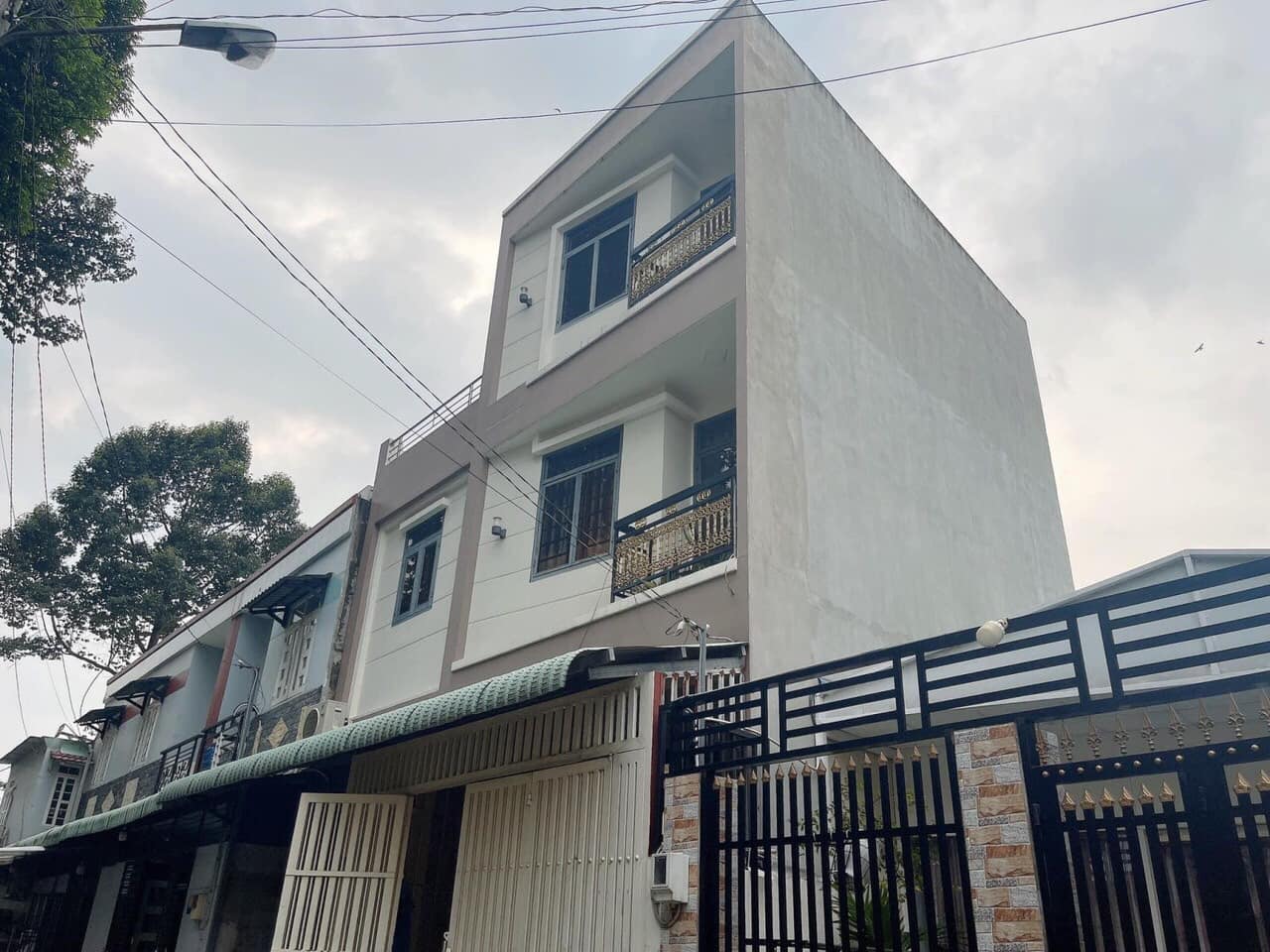 Ban nha hem xe tai tranh duong so 9 binh chieu thu duc-1