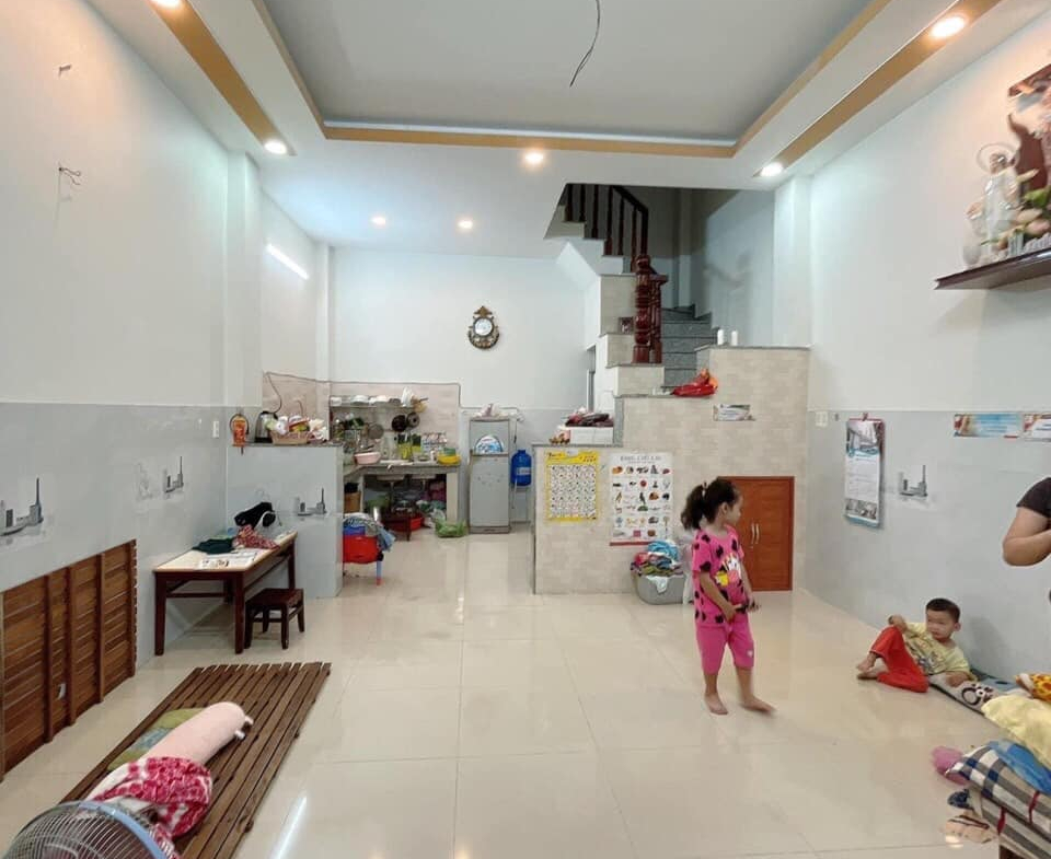 Ban nha hem xe tai tranh duong so 9 binh chieu thu duc-2