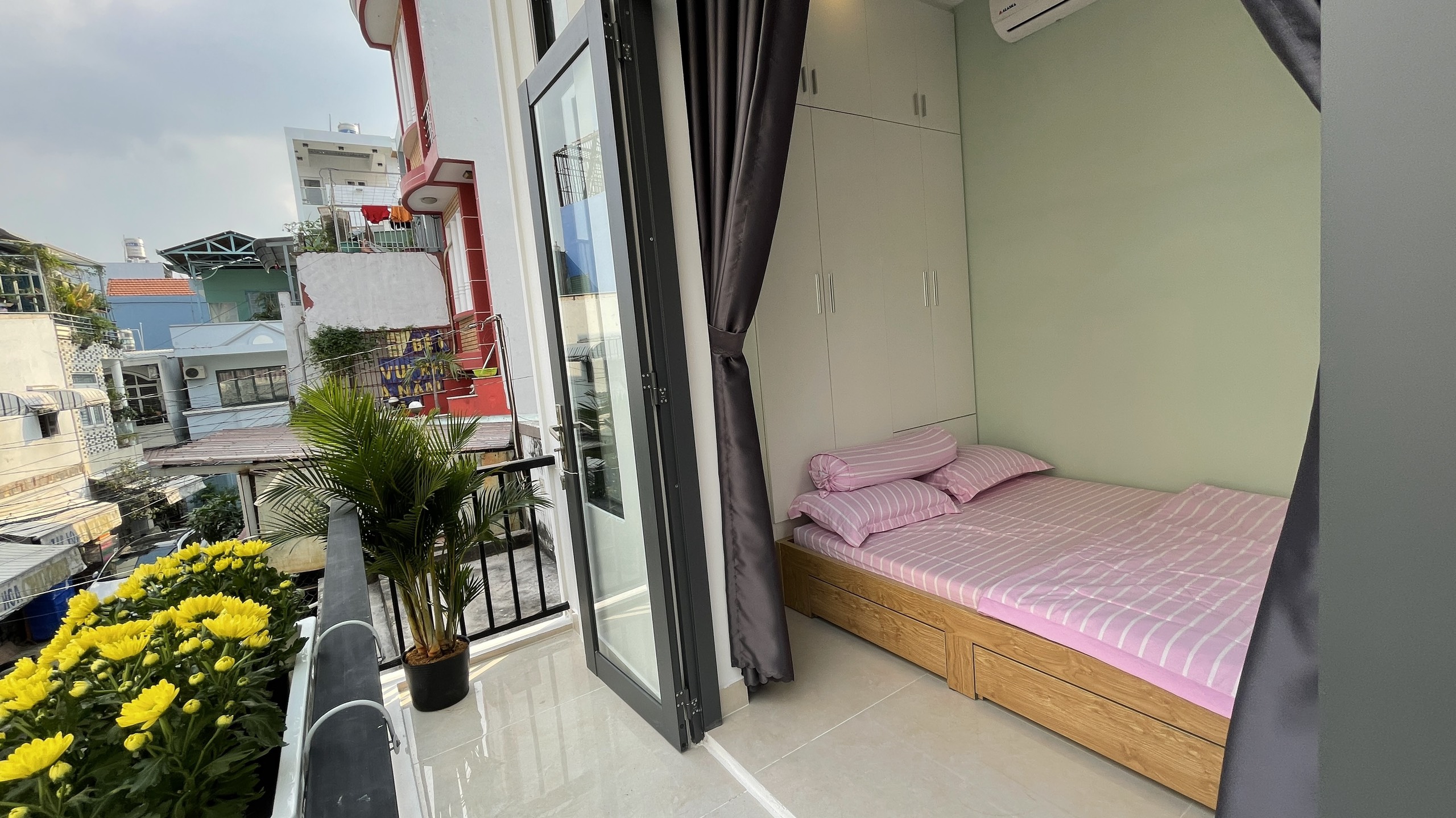 z3291075131680_564470cc38c46069768bf767a37873ea