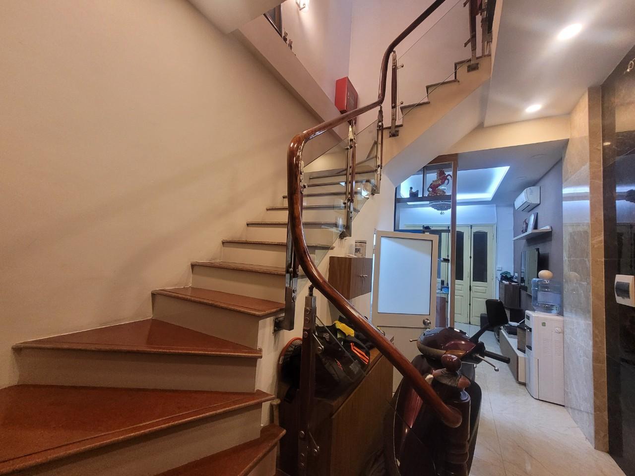 z5212211368125_671256a9a6abdbaa2096e6cf5a3606e5