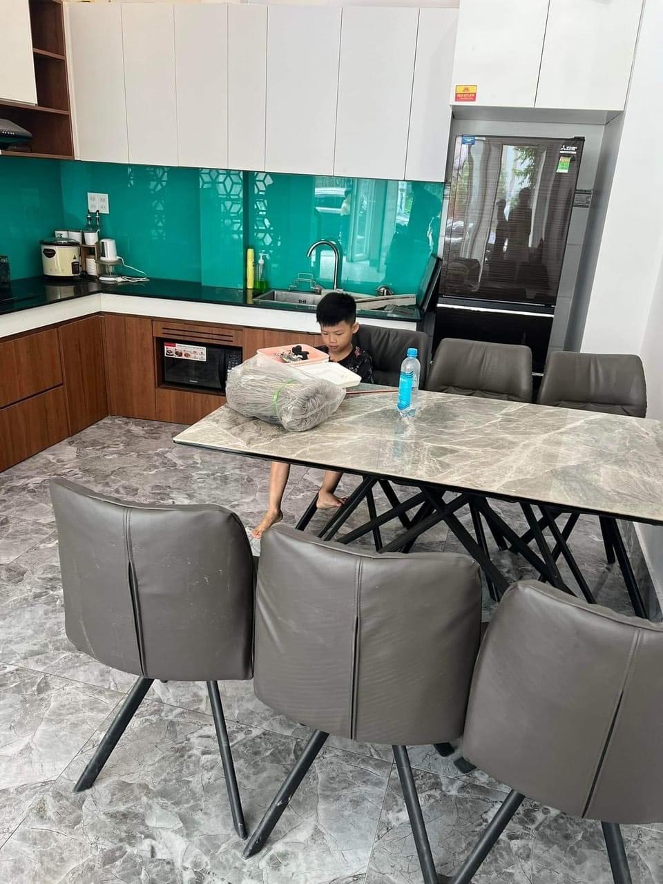 z5237612045096_74e2e9df1130dcc54261e6447a015b5e