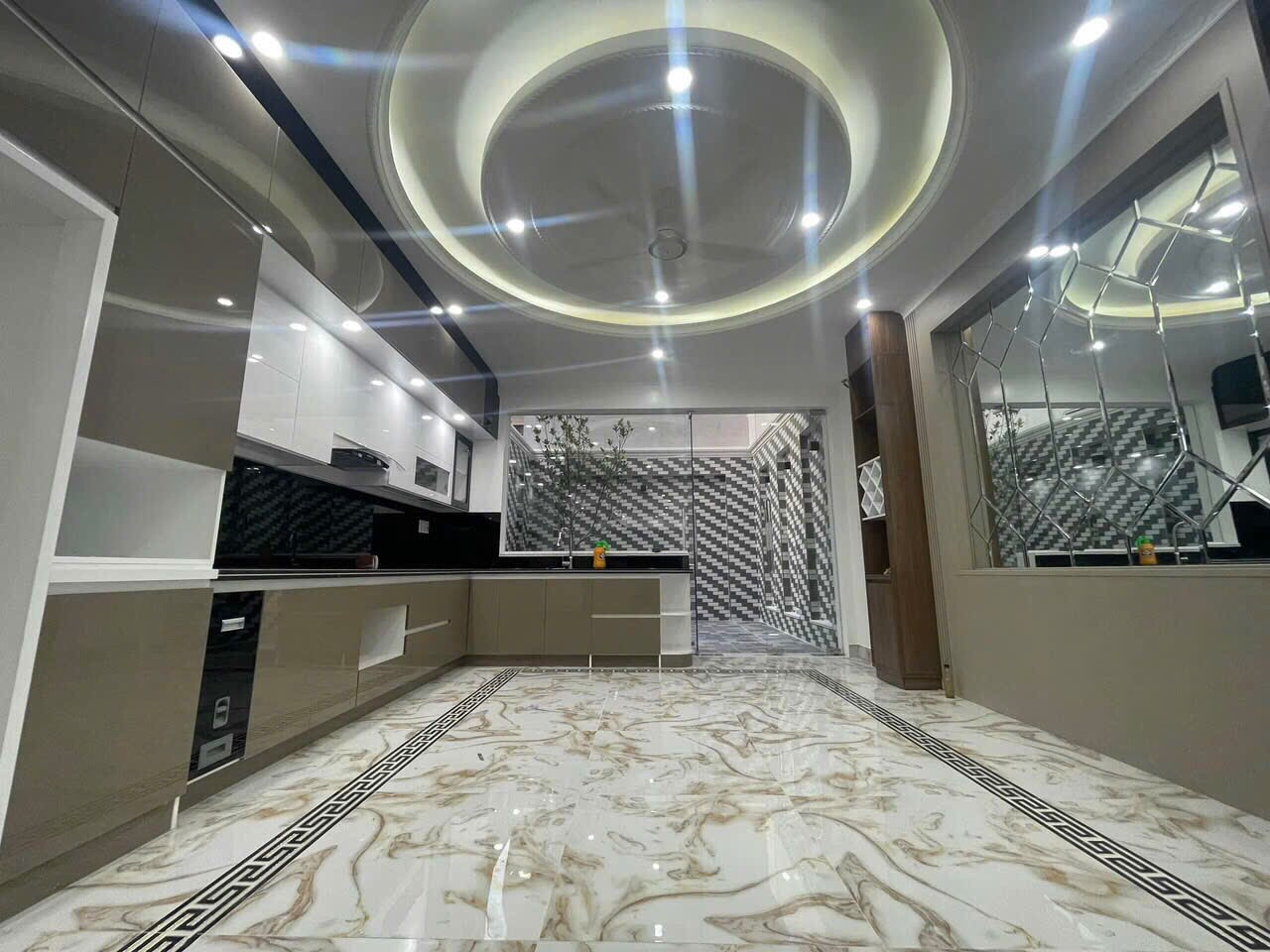 z5237960139777_52a35ce9d4193476ac2101205213275c