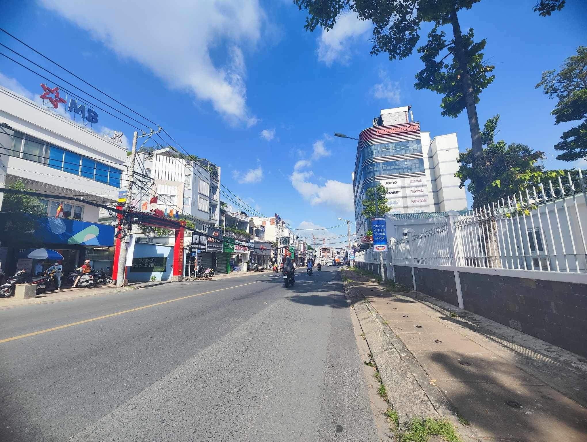 z5247734872428_e0dffc61331aa23acfcb86f767bd6a09