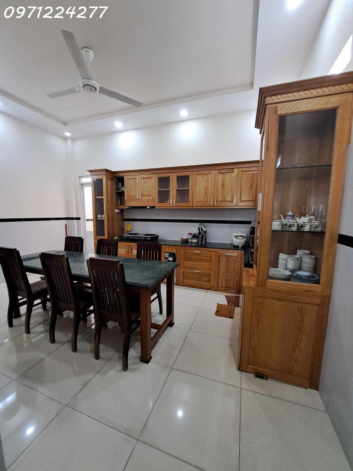 z5264534561409_45482ef2f5c547f645a82ddd6dbec465