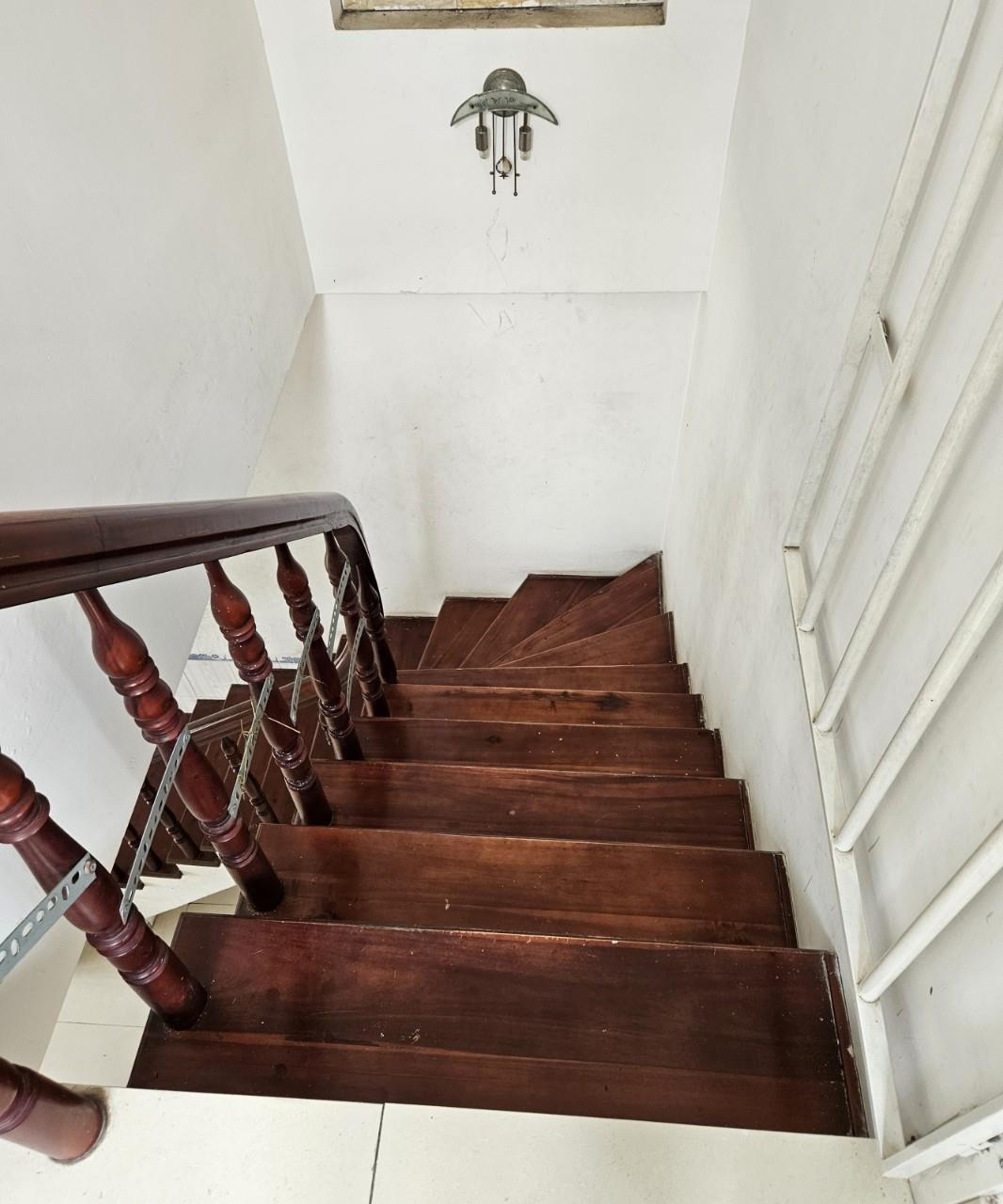 z5266151192421_46f3f20642708c2e3ea8cc00c95227a6