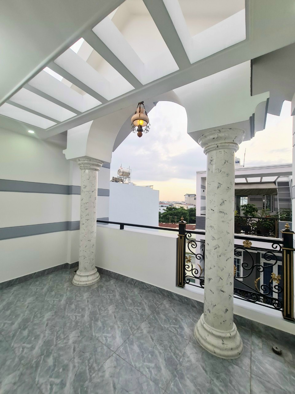 z5272280726363_f3bbdabb7a0ffd69fd09a387ec39c757