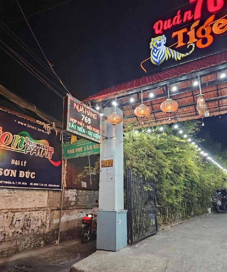 z5279764555821_3b465f6ed4756f6fa9ee6e9c2643e0a2