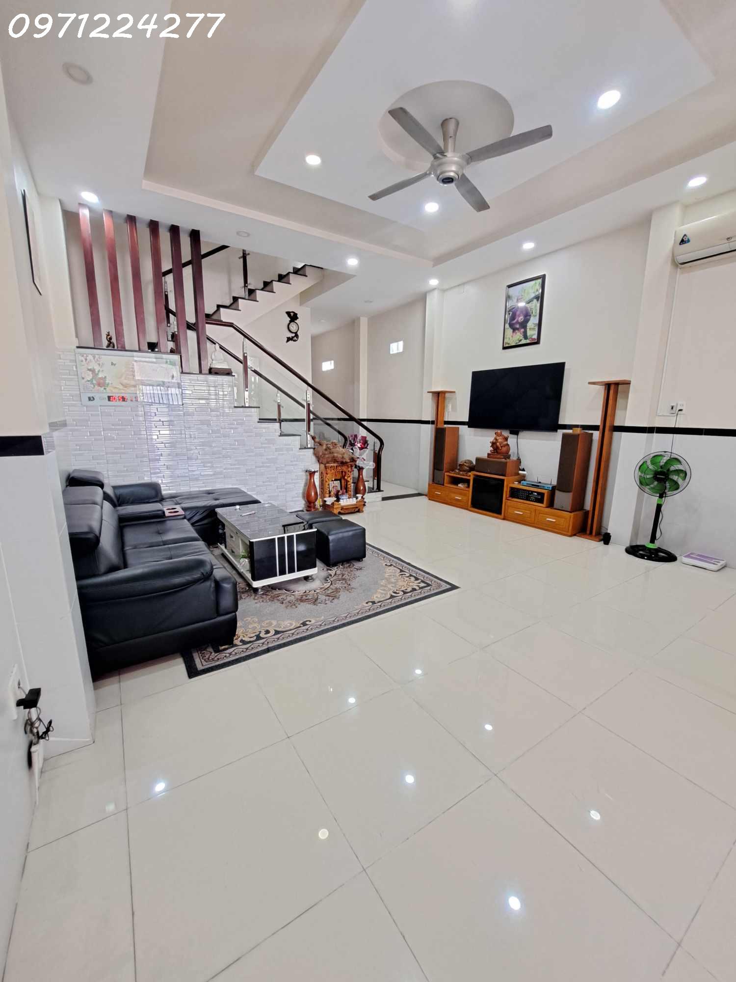 z5300990546146_5f37e66125cb0d9622ae2e045a8aad03