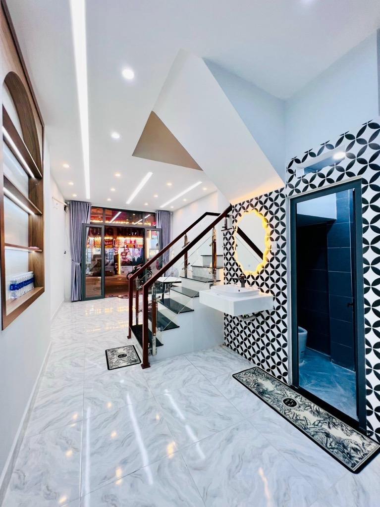 148o-1DD9D035-lum961r5_10_lum96220