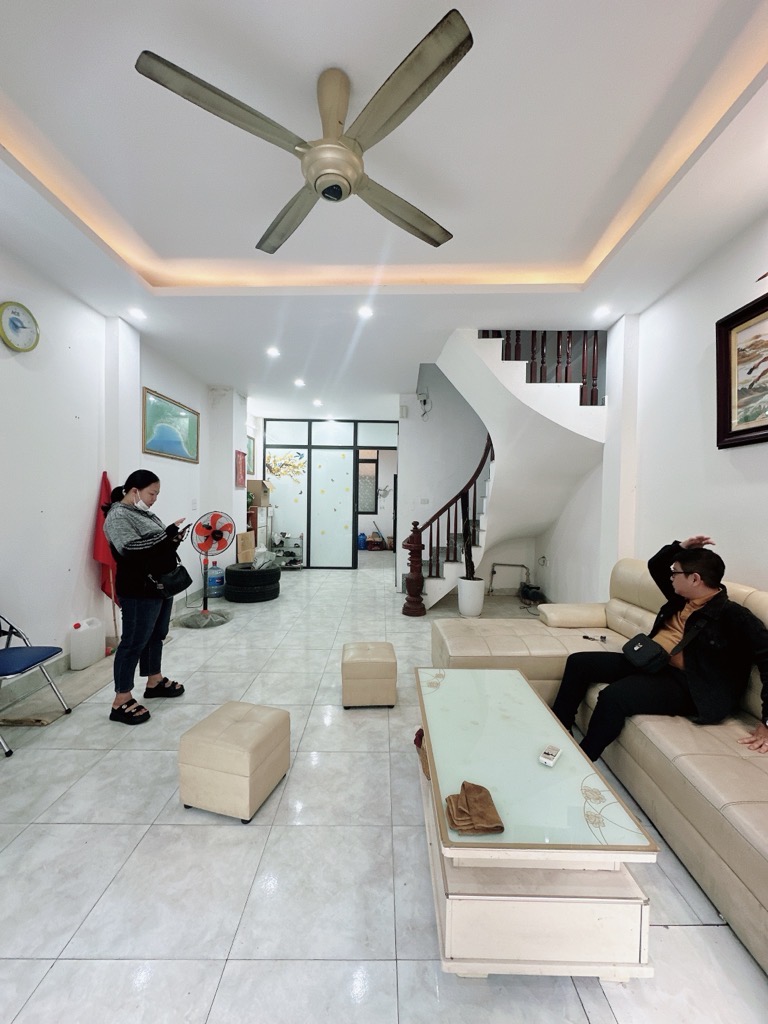 2dbf-8220BFA0-luu2xl59_9_luu2xleg