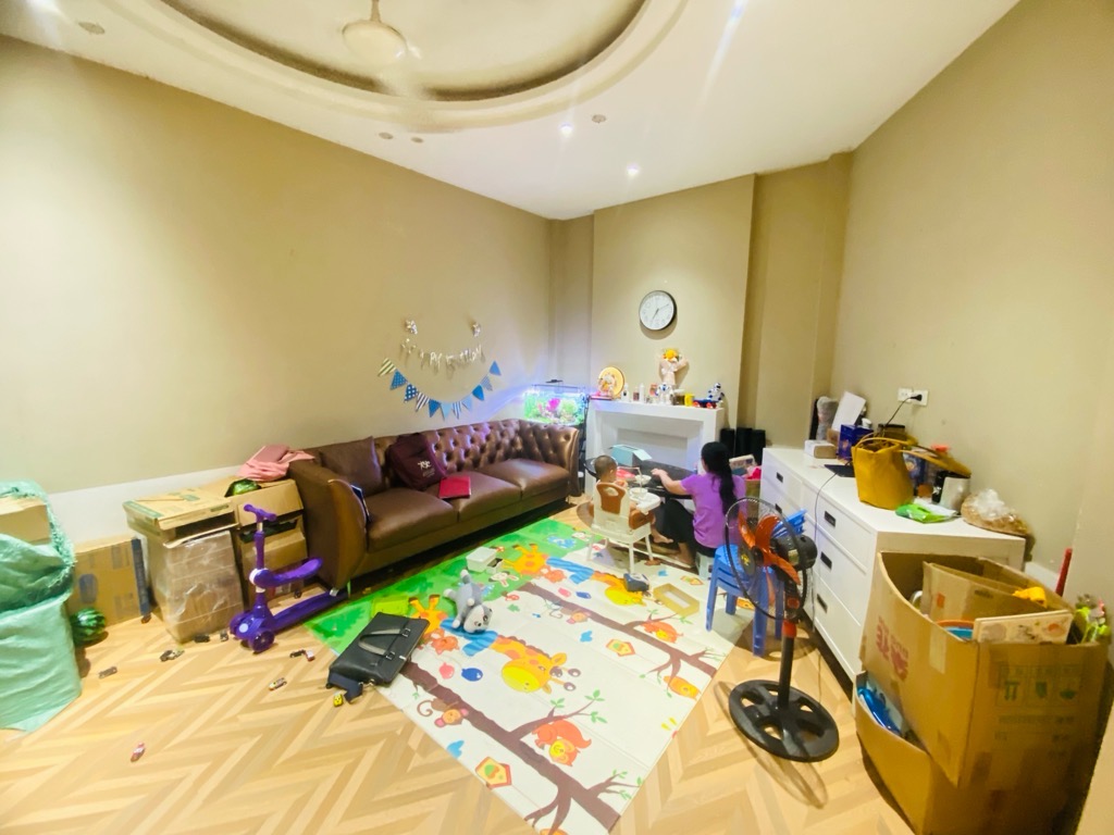 2h8s-F3D7B2D5-lugx8o4s_7_lugx8o99