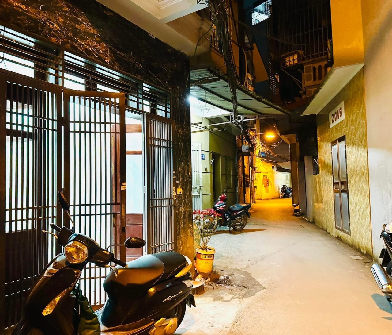 8c06278f-5434-4672-91d2-cb57341354d9