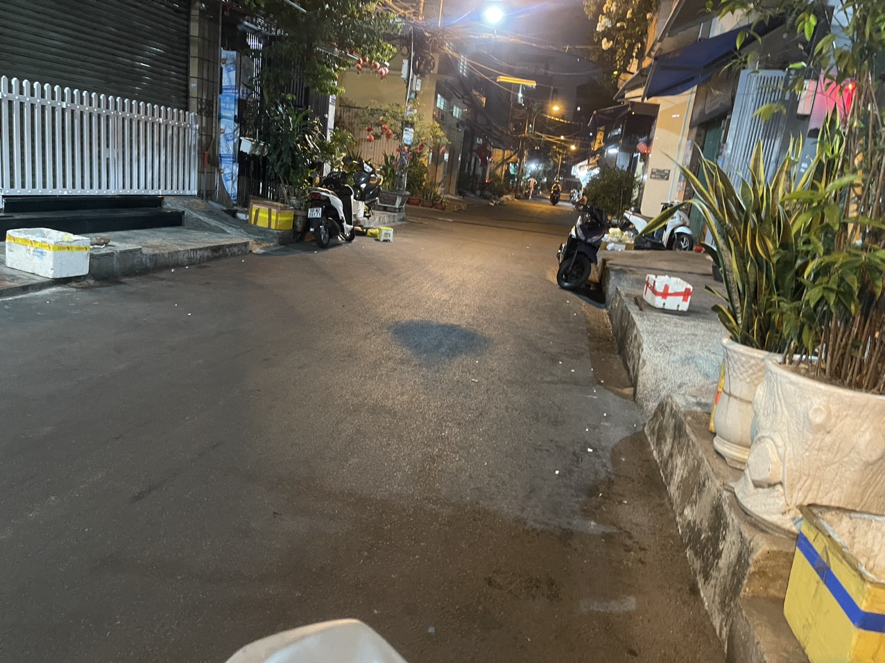 ban-nha-quan-11-duong-han-hai-nguyen-hem-xe-hoi