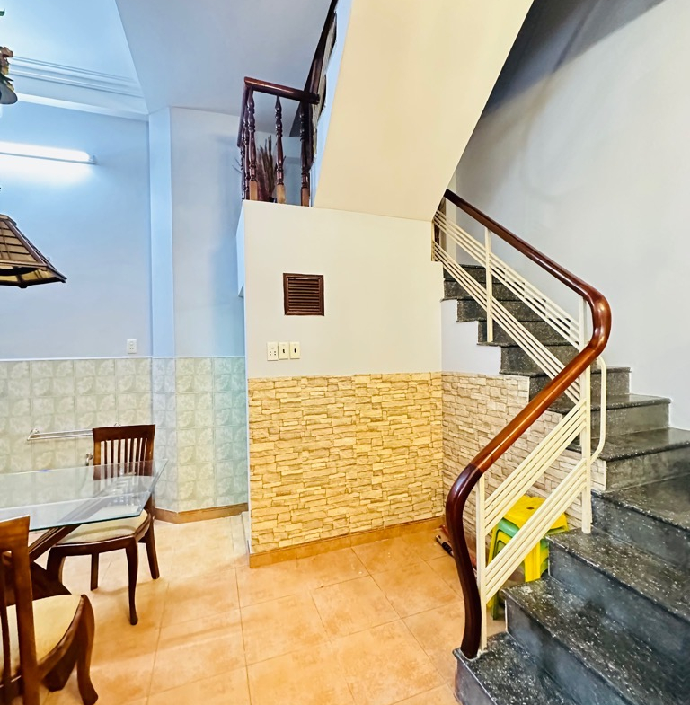 jvn-3F7A3368-lutr1971_2_lutr1981