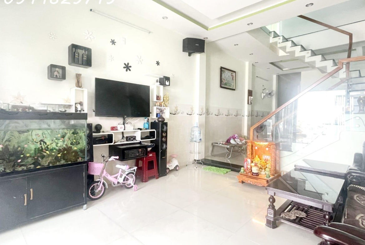 o to tran hoanh nam viet a sap ham 3 ty ngu hanh son da nang (2).jpg_bak_638496381872778931