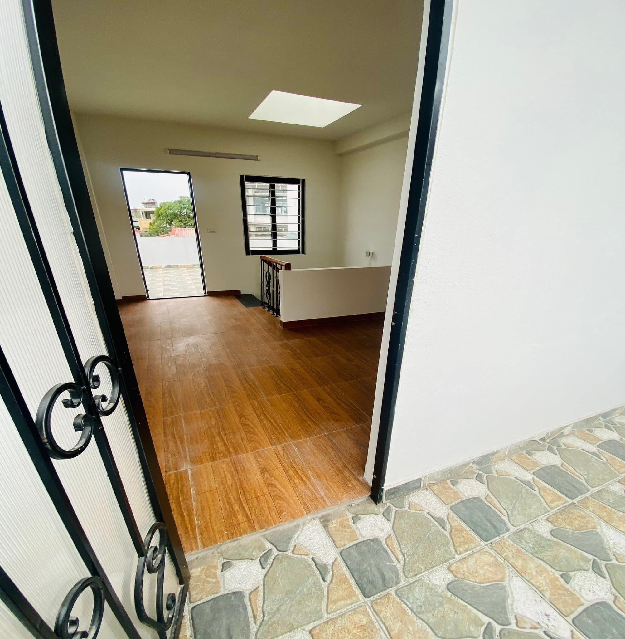 z4472794993513_326320b7cb86ec576eed3c8225071fff