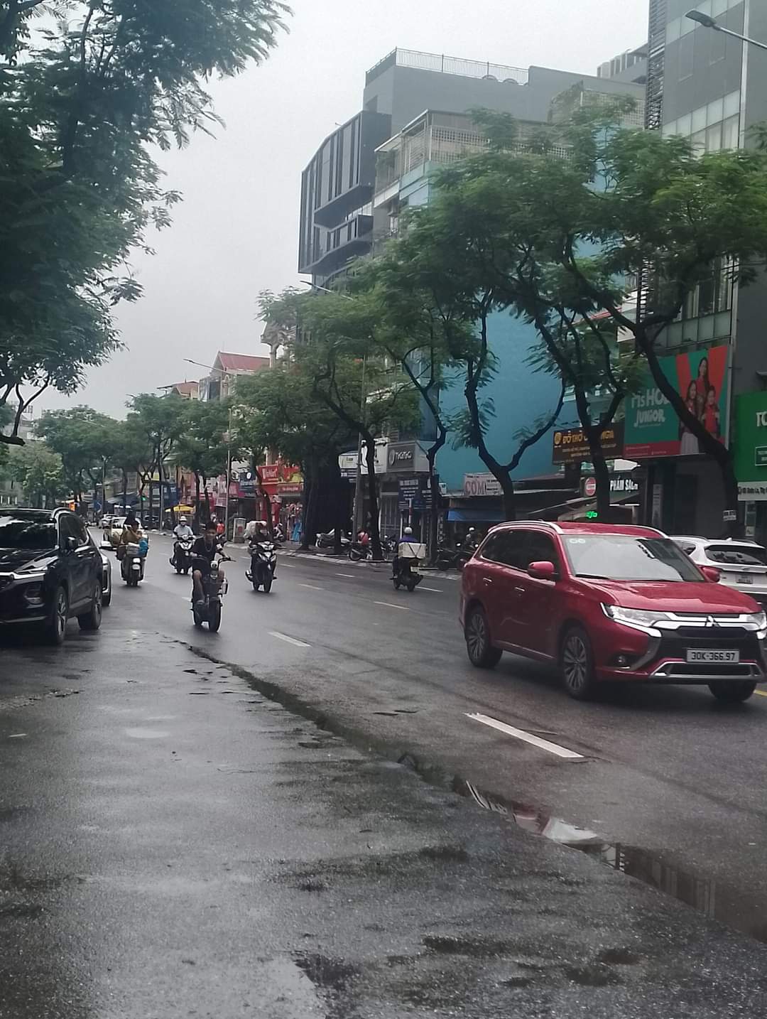 z5211715691608_48aaa3a9dbd6127d14789172a0b3b97f