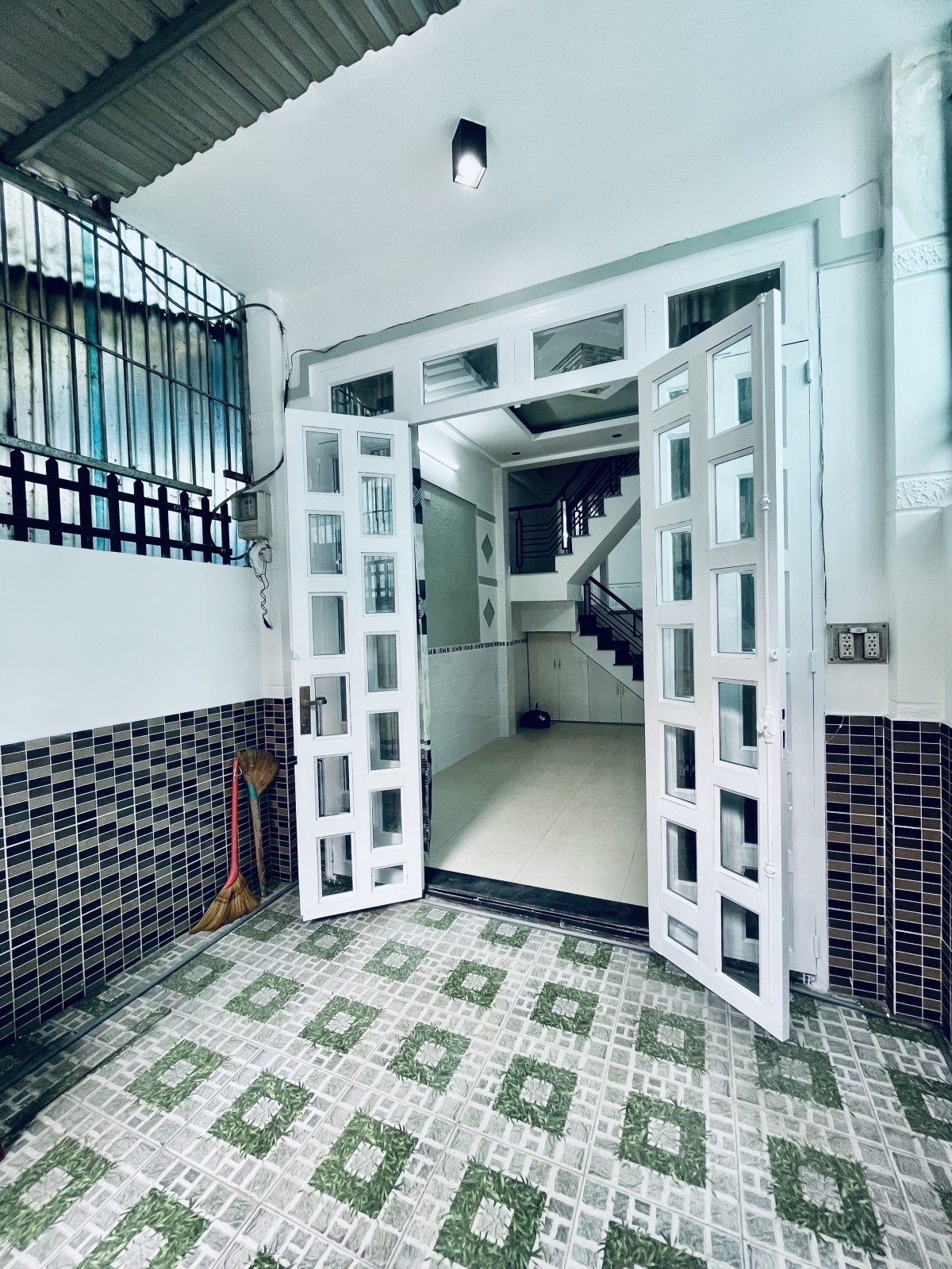 z5308325819268_9f5da9e78bd8e997a590d96f8a0fa5e2