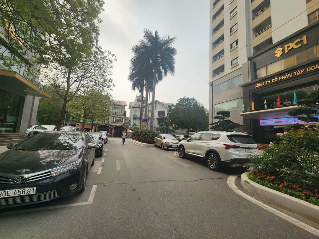 z5349723723646_675e5c1bc4b5a6c09b36812f2d62c320