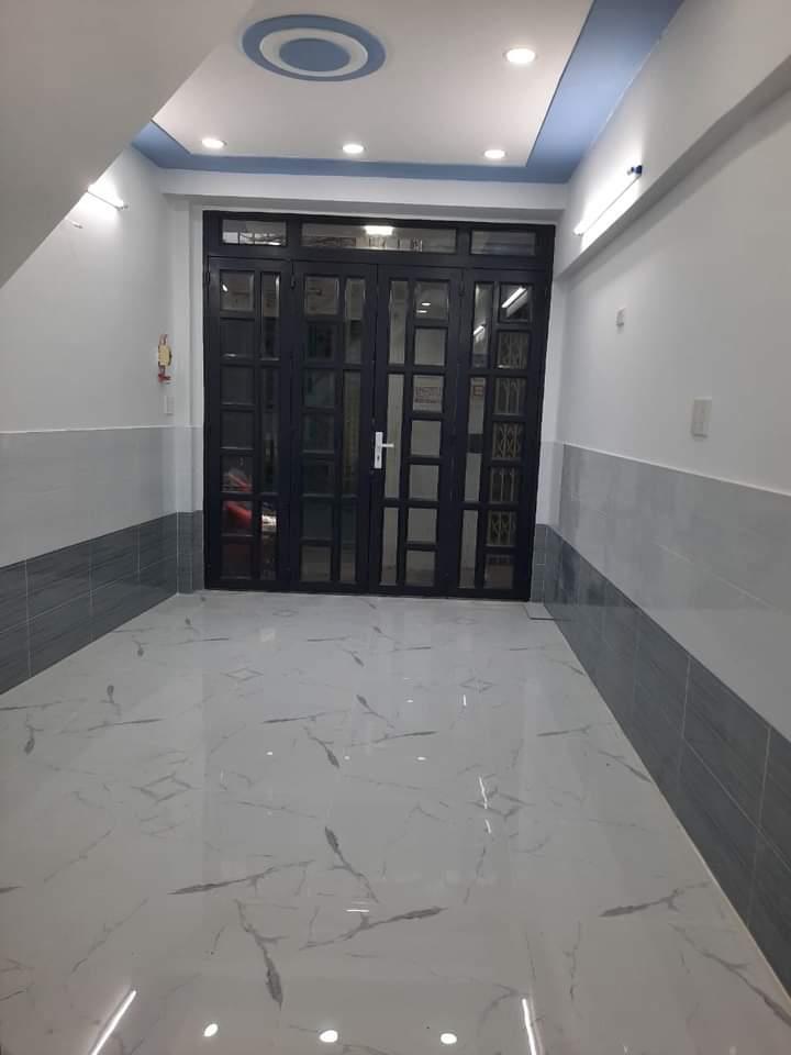 z5357013077218_656366ae00e3f24be3501b864a851e92