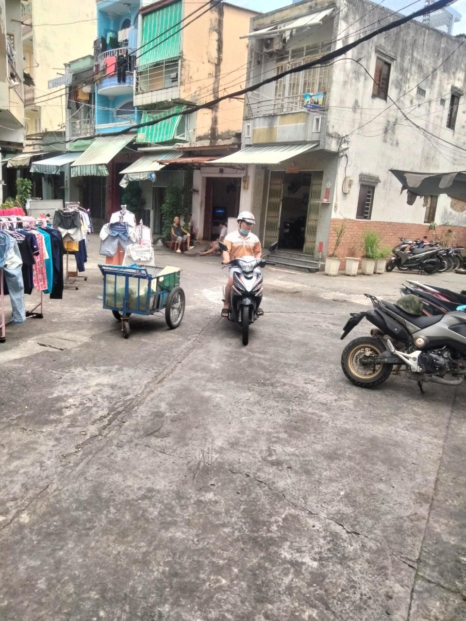 z5360764703162_4a959ee57cde0ec2fa6c915af7274c27