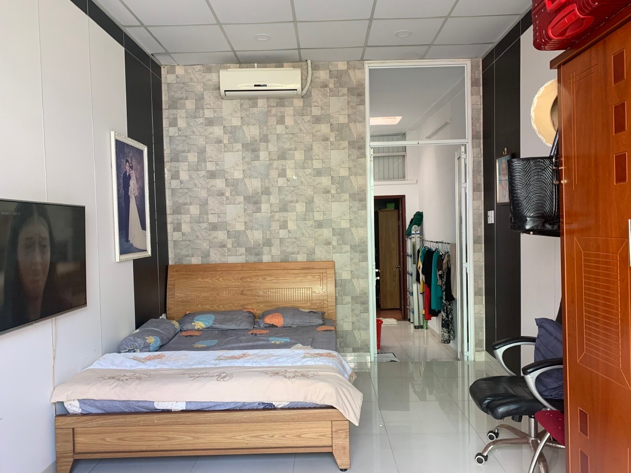 z5360800188064_09a5ba49e9f9d85f279d57f9b55ea790