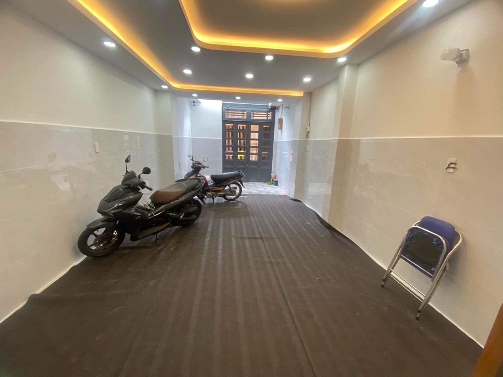 z5360878004963_a4f75b06c04156b8404ffb19a48cd7e2