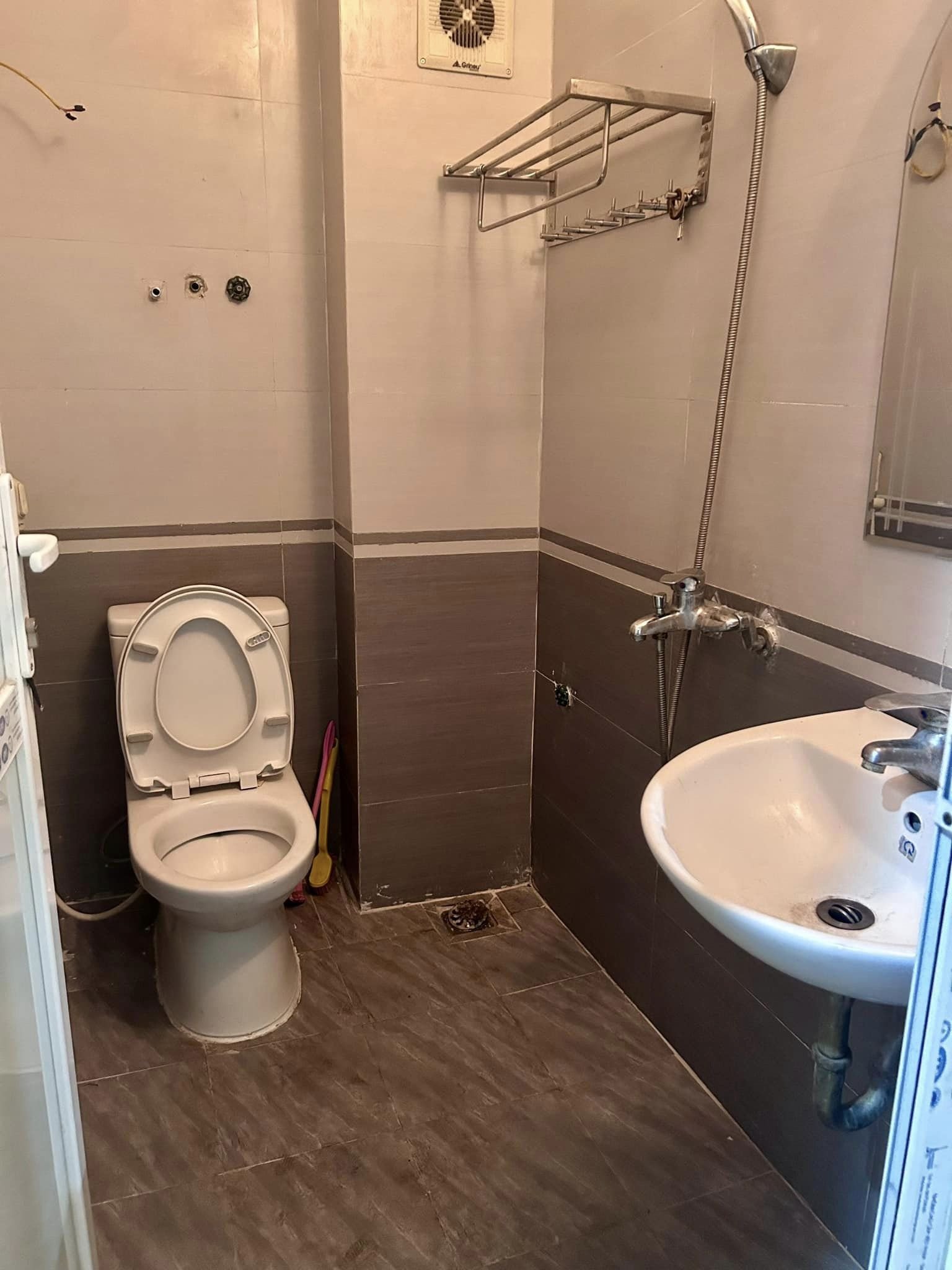 z5377918368945_a2165078177bb2071070a908a600c28d