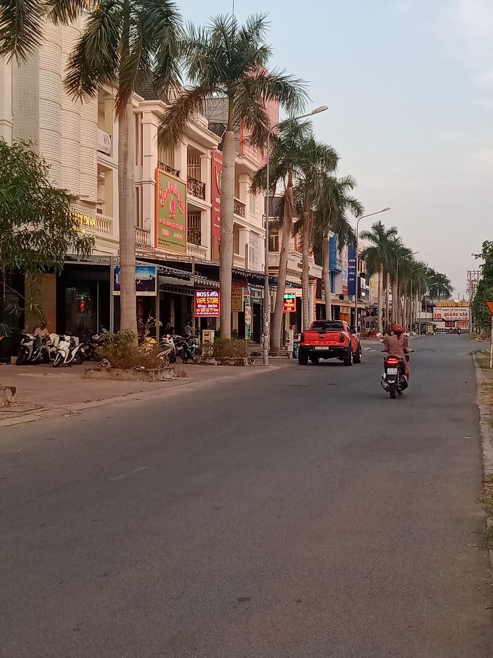 z5381976449285_3607cf1b2876816ea2e44e496272709a