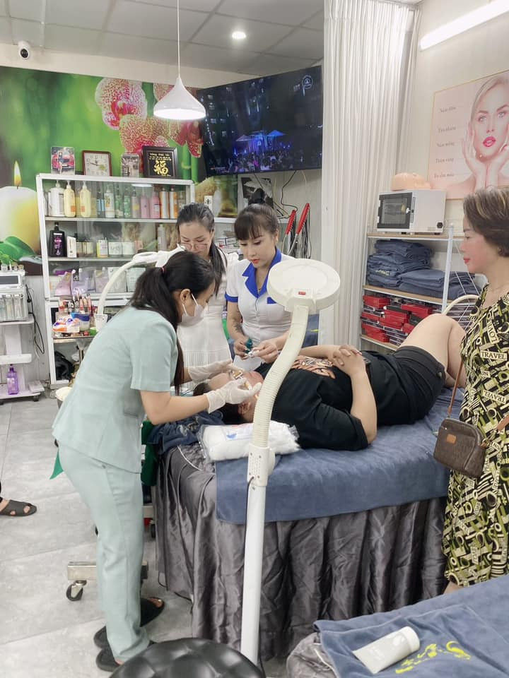 z5384500329628_6d3e68c7ccfe5fe5d5369086722b2f4e