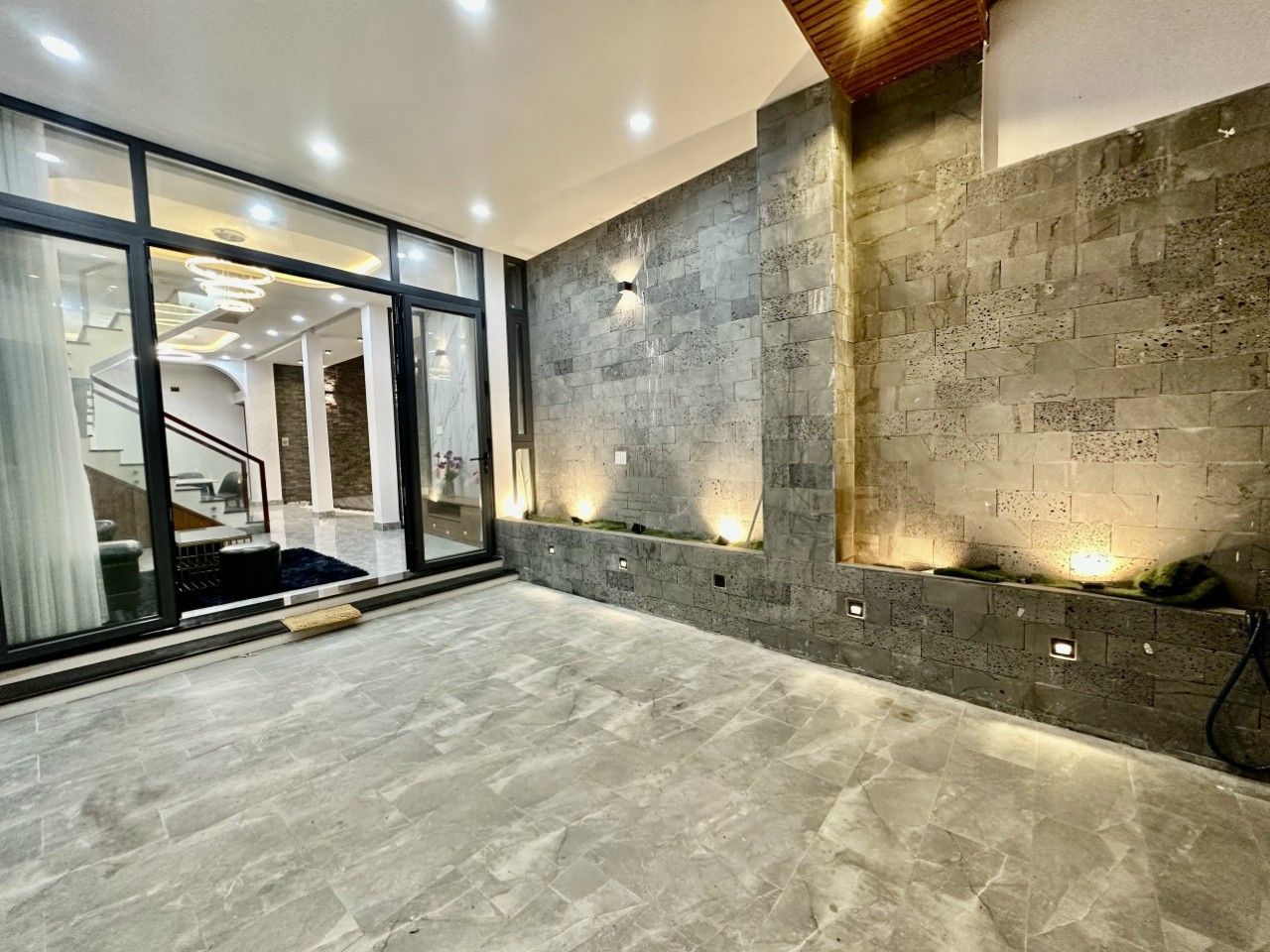 z5384850876729_16a9ae6cc85c9302b7e0d3d2deeadaa9