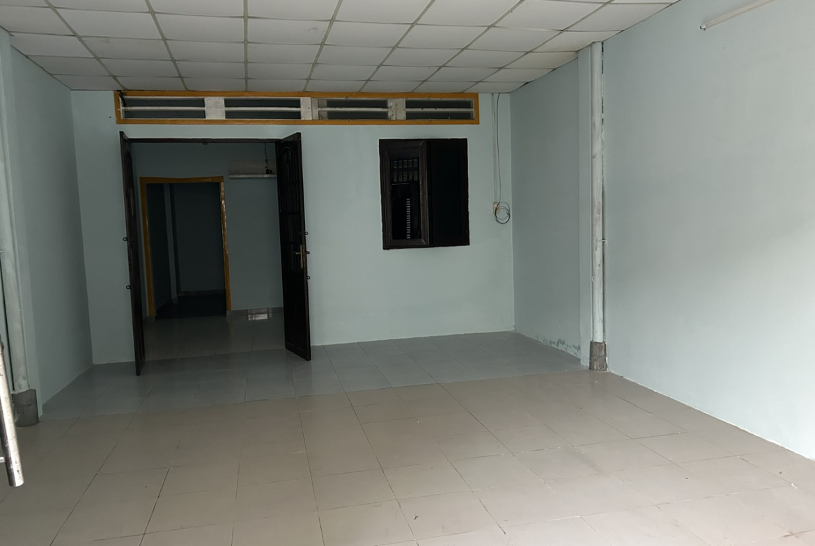 z5385142281787_8b5a3edea10eb47449a5180228d8b214