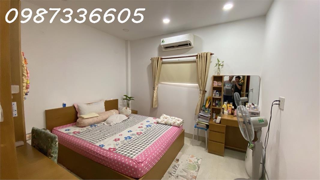 11r8-4DB055B7-lvnvyl80_8_lvnvyldq